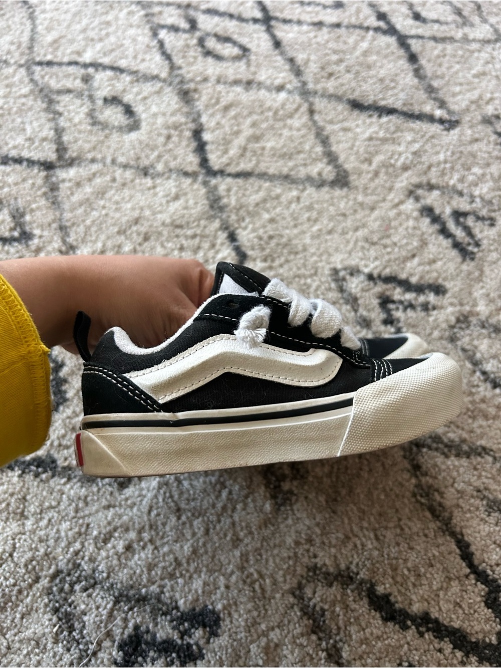Vans Black and White Kids Old Skool Low-Top Sneakers